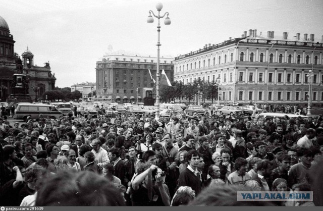 Пенсионер в СССР и России: Как у стариков украли достойную жизнь