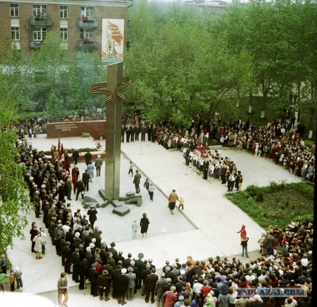 Районные власти в Самаре убрали из памятника воинам ВОВ разрубленную свастику, испугавшись закона о пропаганде фашизма