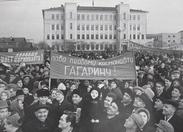"Мы наш, мы новый Мир построим: кто был ничем, тот станет всем"