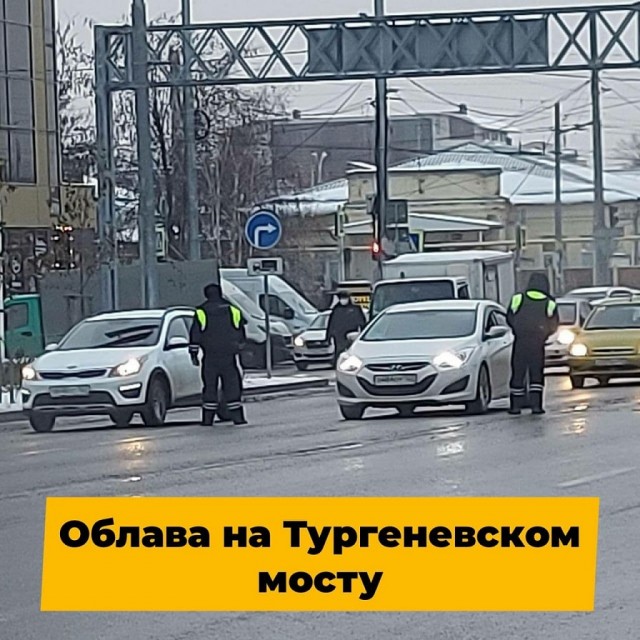 Трое мужчин на ВАЗ-2112 взломали офис "ОТП Банка" в Краснодаре и увезли платёжный терминал. В городе объявлен план "Перехват"