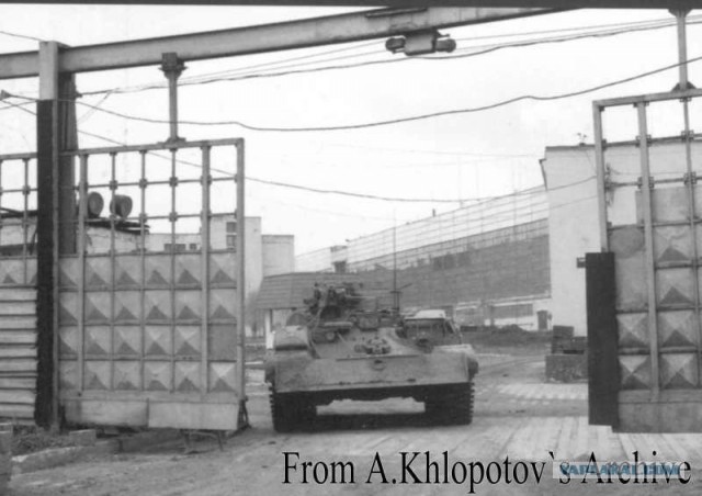 Танк на трассе