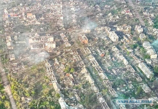 Билборды от Минобороны РФ в Луганске ко Дню России