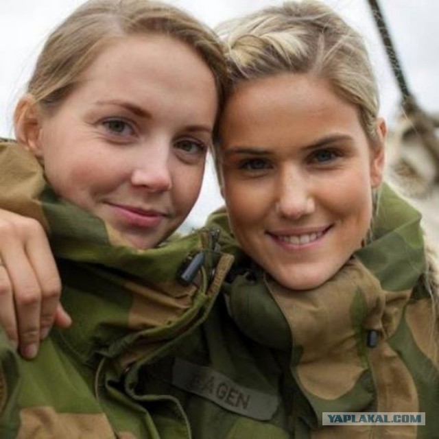 Девушки в армии