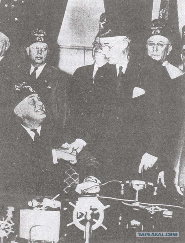 У гроба Папы Иоанна Павла II