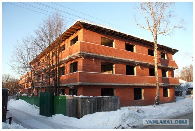 В Краснодаре сносят дом с проданными квартирами!