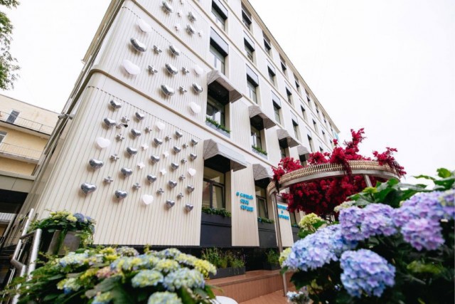 В Москве, на Патриках открылась городская поликлиника с летней верандой