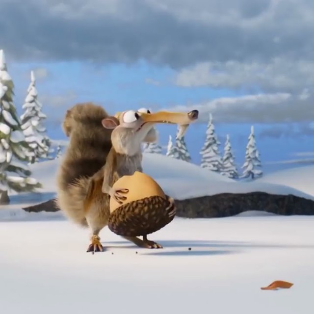 Лёд разошелся под ногами туристки на Байкале