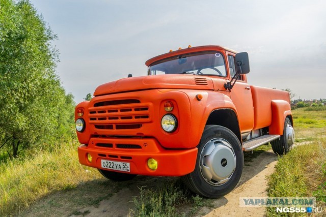 Автомобильные хиты 90-х возвращаются на дороги: россияне скупают 30-летние Mercedes, BMW и Porsche из Европы — за них не надо платить утильбор