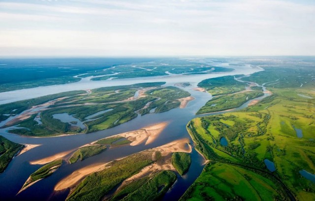 Суровая река Лена