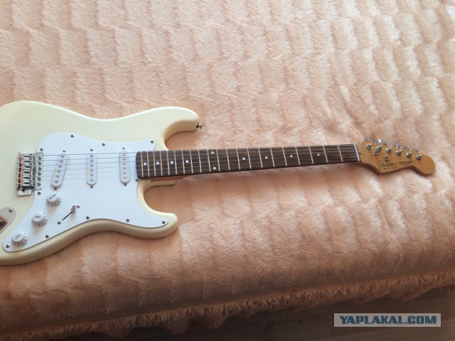 Как делают знаменитые гитары Fender Stratocaster.