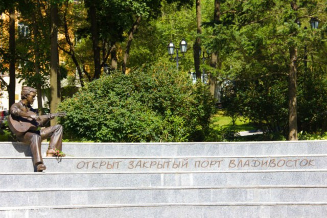 Памятники Владимиру Высоцкому