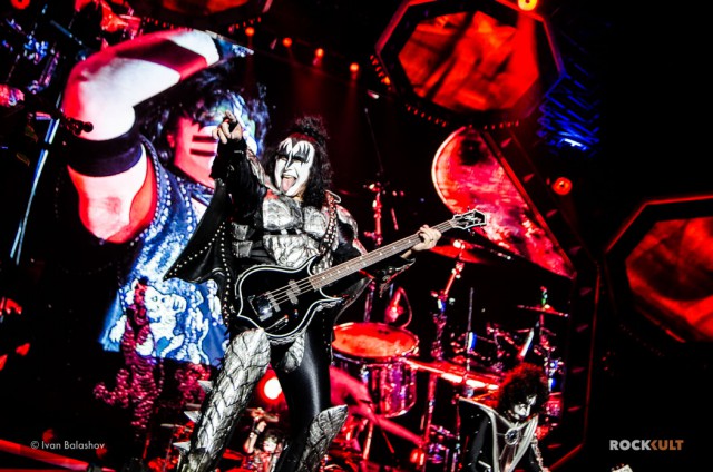 Kiss - Dynasty. История создания