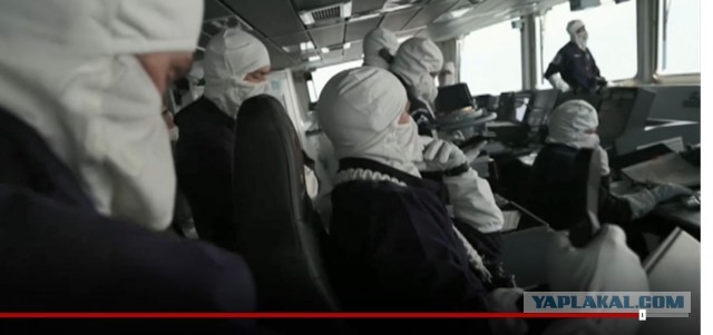 Кадры с самолета и беспилотника, которые сопровождали британский эсминец Defender, нарушивший государственную границу Российской Федерации в Черном море
