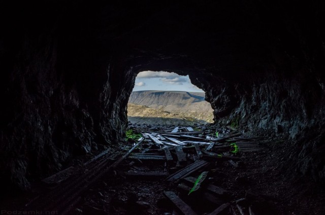 Заброшенный молибденитовый рудник Тахтарвумчорр