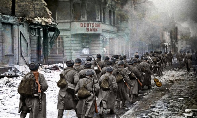 1945 год в 84 фотографиях