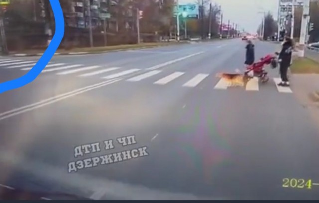 В Дзержинске пешеходы решили пойти на красный свет