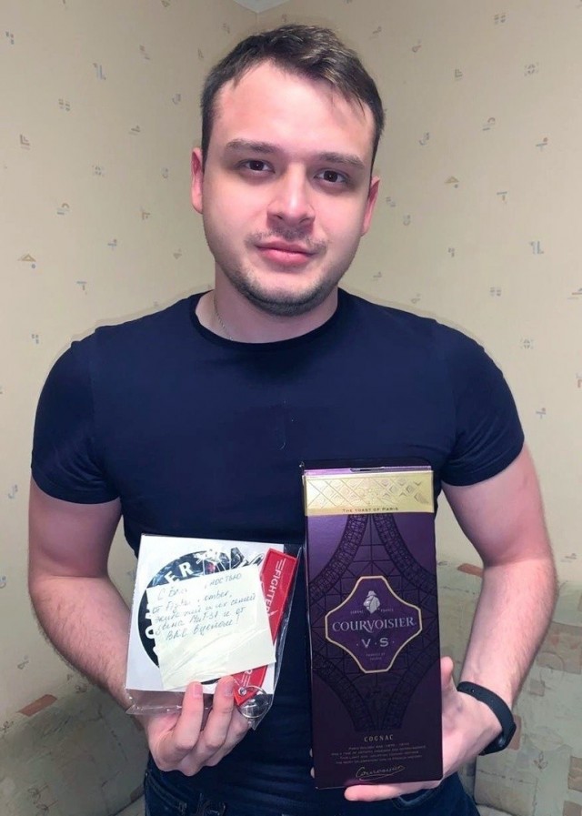 Попросил военных больше к нему не прилетать...