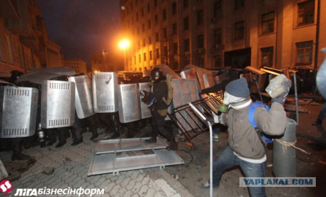 Украина штурмует верховную раду!