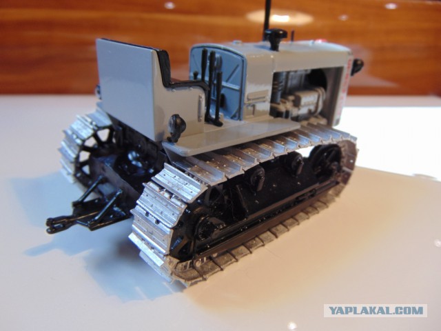 Mikromodellbau. Трактор "Сталинец-65" 43 масштаб.