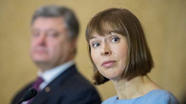 Великая Эстония помогает дружественной Украине деньгами...
