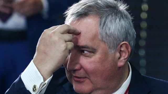 Вид с Венеры. Планета под одеялом. Кислотный ад желто–бурого цвета со странными двухглазыми антициклонами на полюсах