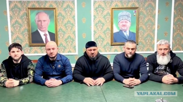 «Ты дурак что ли?»: в Ярославской области депутат показал средний палец на встрече с жителями