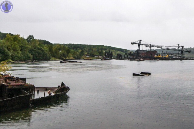 Когда-то здесь базировались крейсера Советско-Гаванской ВМБ, а теперь пилят подлодки