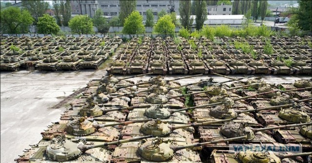Расконсервировали танки Т-62 и Т-80БВ