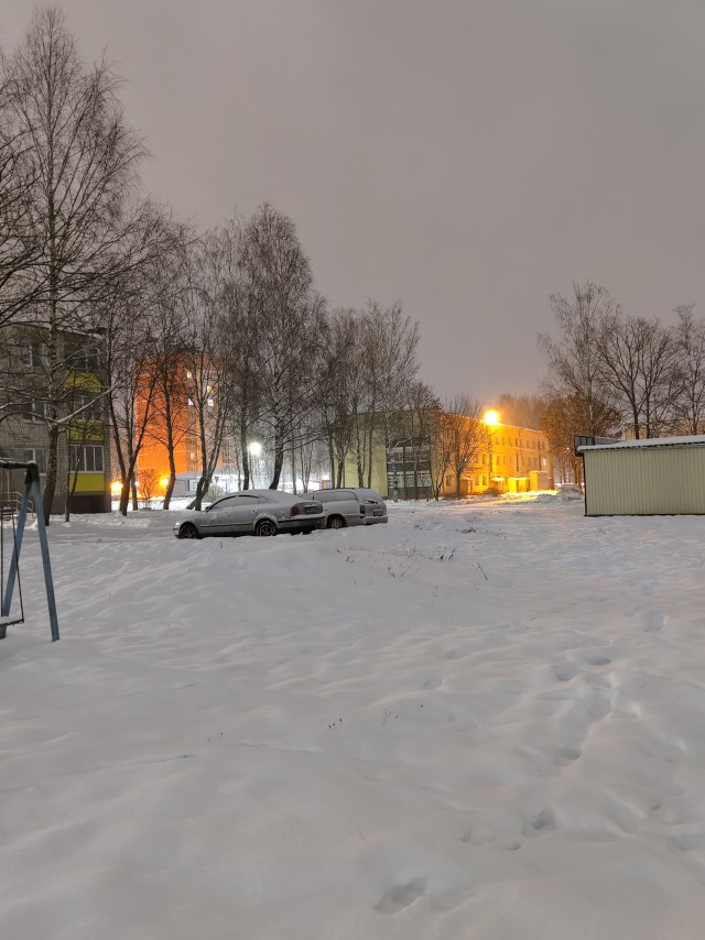 Давно вроде не было... А что у вас за окном