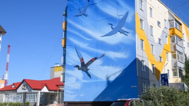 Екатеринбург разноцветный. Как уличные художники изменили унылые фасады города: фото до и после
