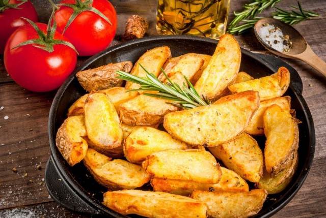 Белорусы поделились способом приготовления картошки по-деревенски вкуснее, чем в фастфуде