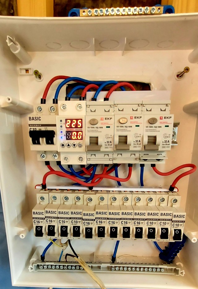 Собрал электрощиток. Где я ошибся?