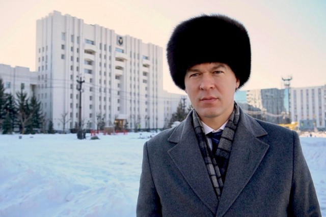 Россиянки массово кинулись скупать шапки, которые носили мамы и бабушки в 90-х