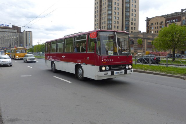 Парад ретро-техники в Санкт-Петербурге