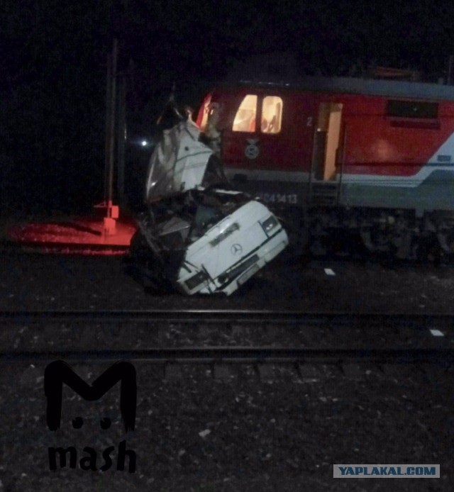 Не менее 16 человек погибли в ДТП с участием пассажирского автобуса и поезда на станции Покров Владимирской области