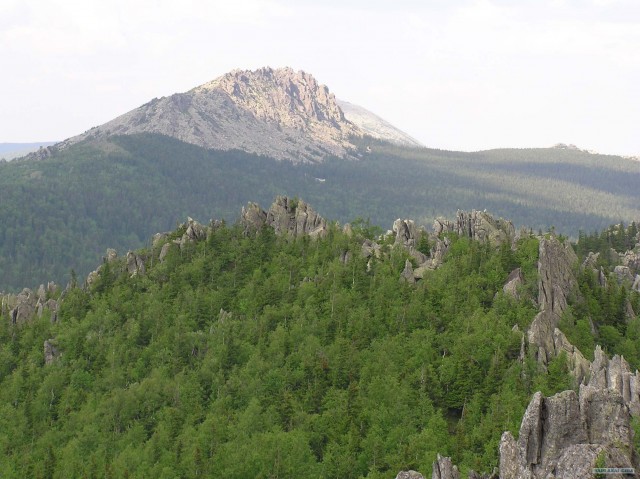 Эйфелева башня в Париже.
