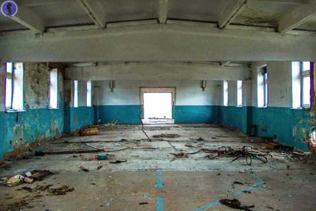 Заброшенный ракетный арсенал бывшего военного аэродрома "Кулон" в Переяславке