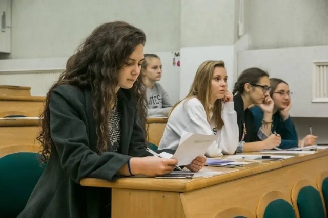 В Минобрнауки хотят изменить правила приёма на платные места в вузах