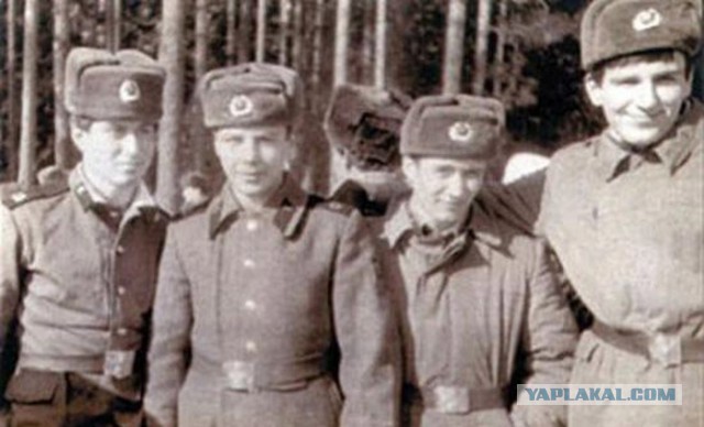 Армейские фото знаменитостей