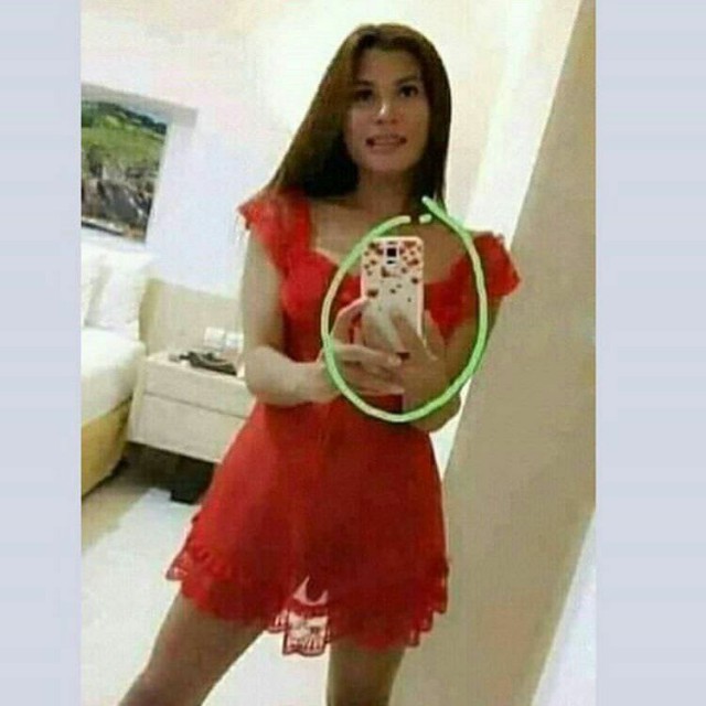 Давай я тебя ещё вот в этой позе сфоткаю