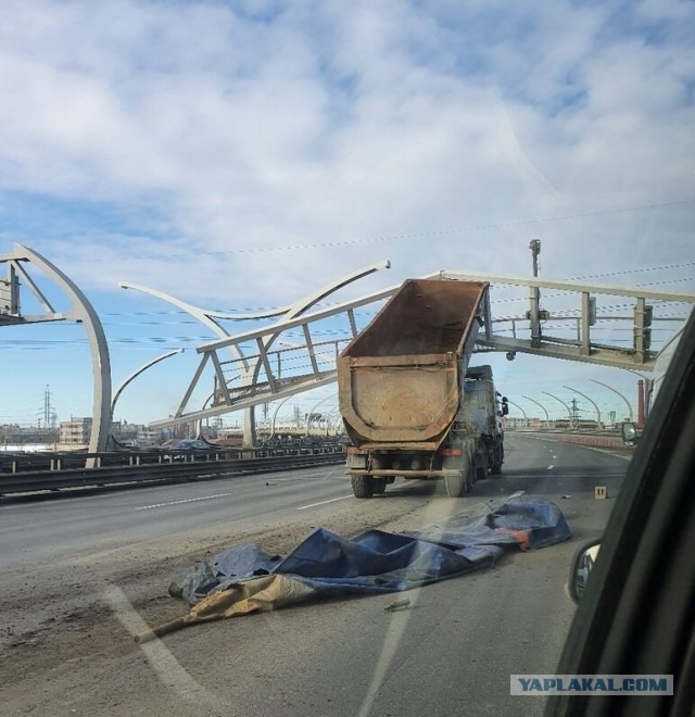 Питерский "Мост глупости" поймал 178-ю "Газельку"