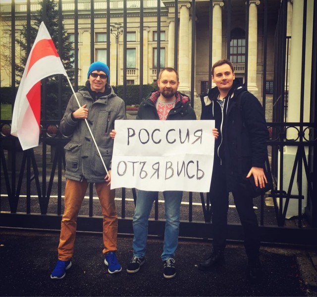 В центр Минска направили бронетехнику для разгона протестующих