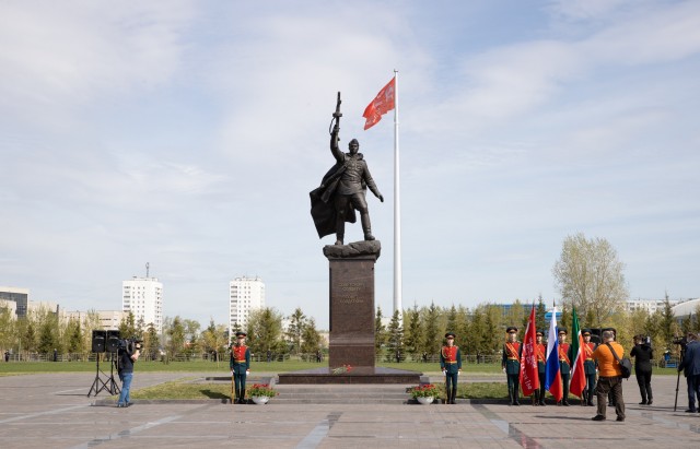 Единственный флаг СССР который ещё стоит