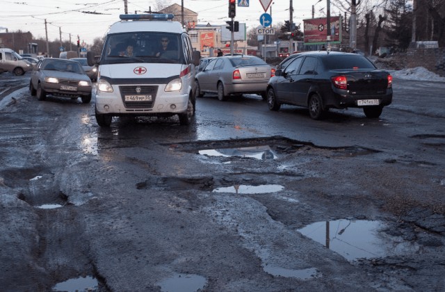 Почему в США асфальт стоит по 50 лет, а у нас слазит через 3 года: простая причина, о которой многие не догадываются