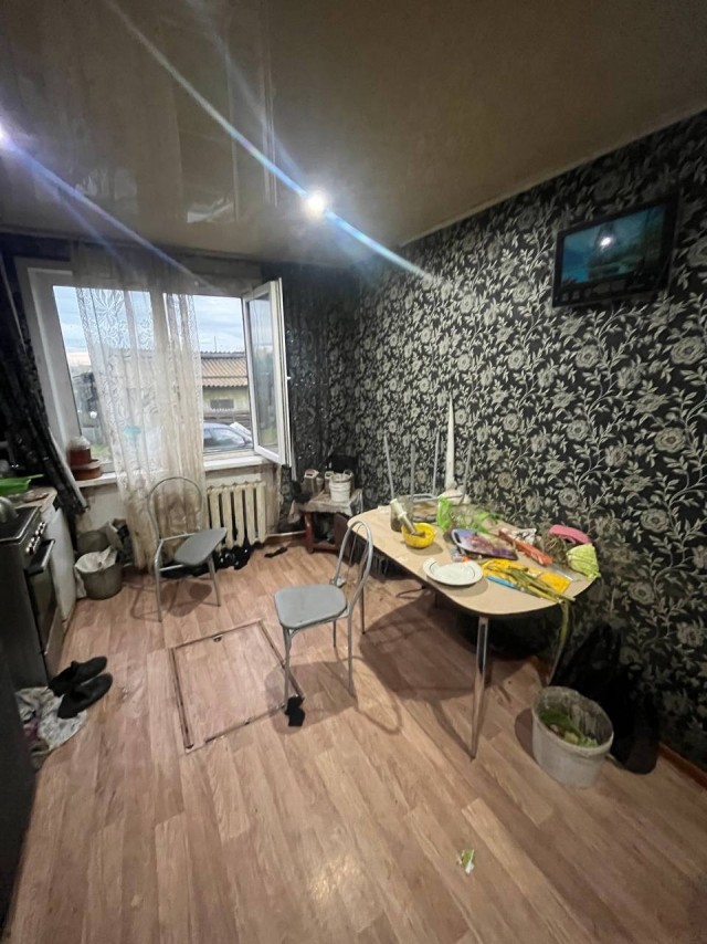 Двое детей умерли в Красноярском крае после того, как поужинали пельменями и курицей из местного магазина