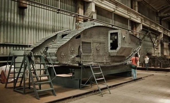 Реставрация танков Mark V в Луганске (20 фото)