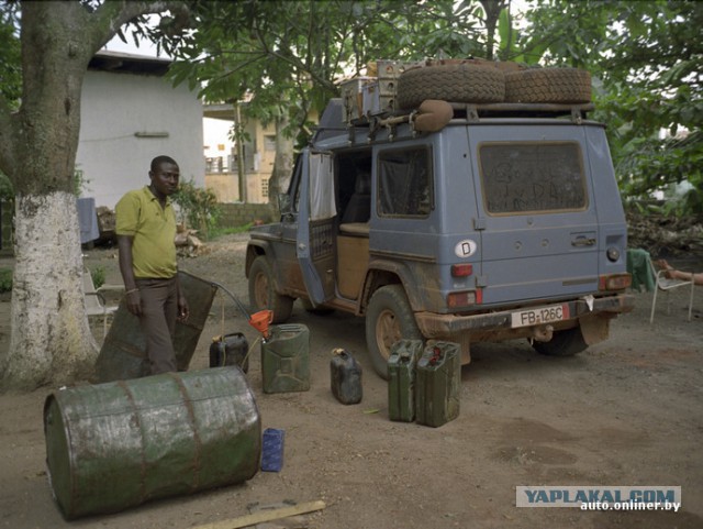Немец проехал на Gelandewagen весь мир.