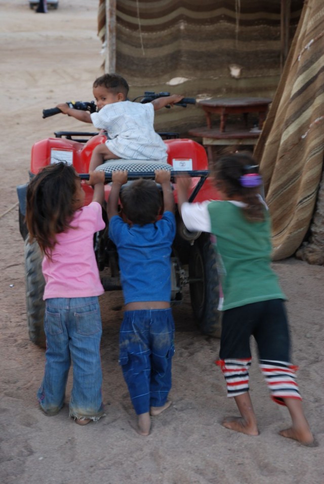 Доброе дитя. Бедуинская деревня в Египте
