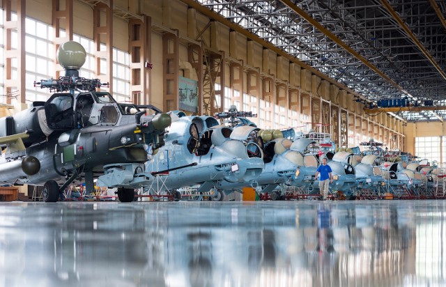 Производство вертолётов Ми-26Т, Ми-28Н и Ми-35М на заводе «Роствертол» в Ростове-на-Дону