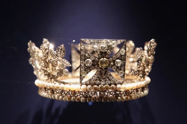 34 удивительные вещи, которыми владеет королева Елизавета II